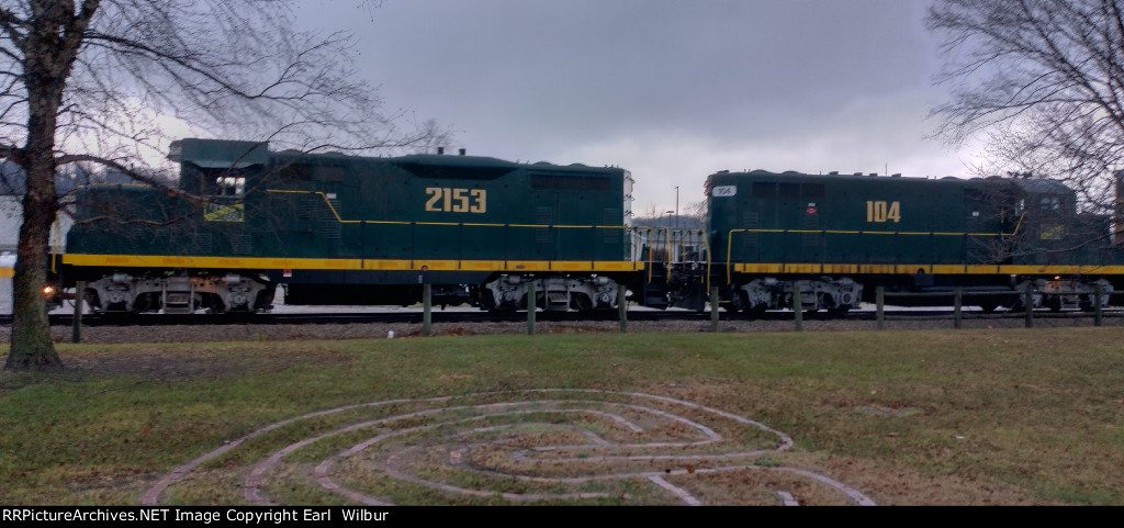 Ohio South Central Railroad (OSCR ) 2153 & 104